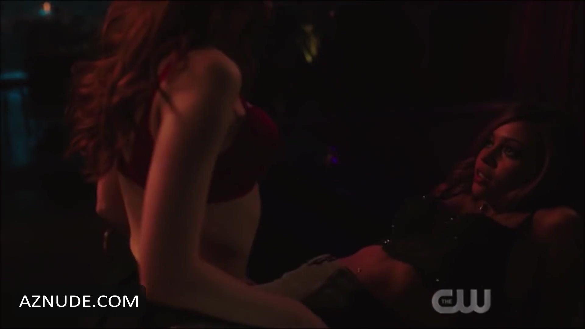Vanessa Morgan in Riverdale, photo 7