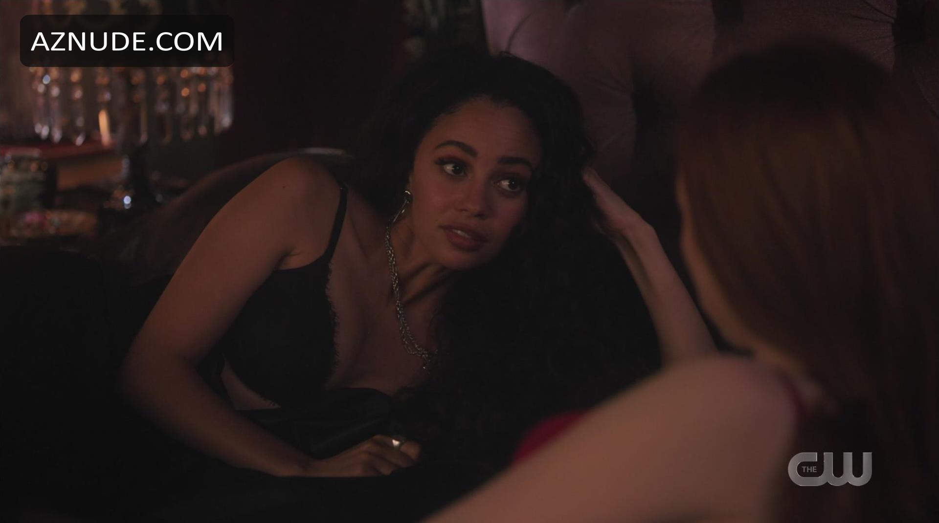 Vanessa Morgan in Riverdale, photo 9