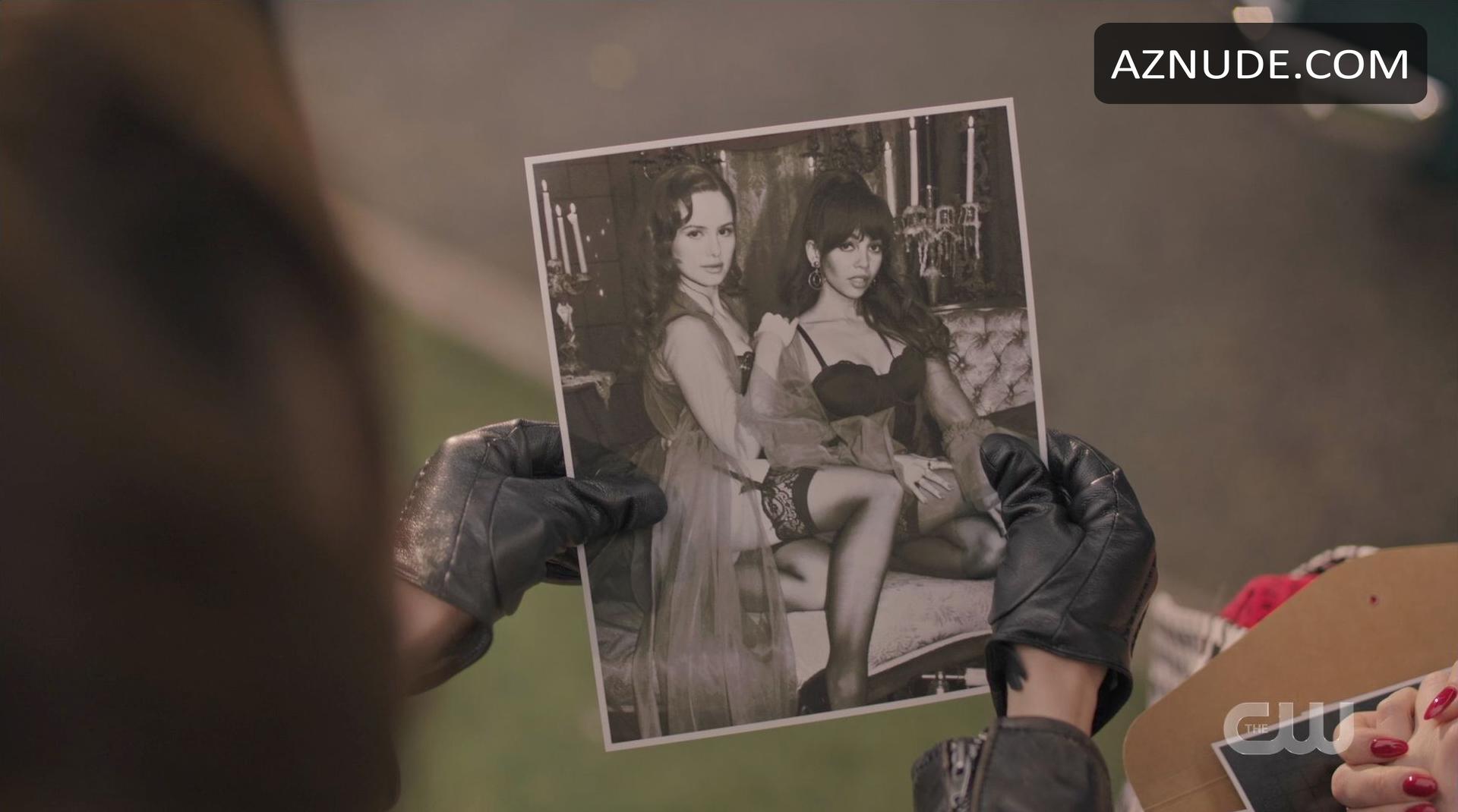 Vanessa Morgan in Riverdale, photo 16