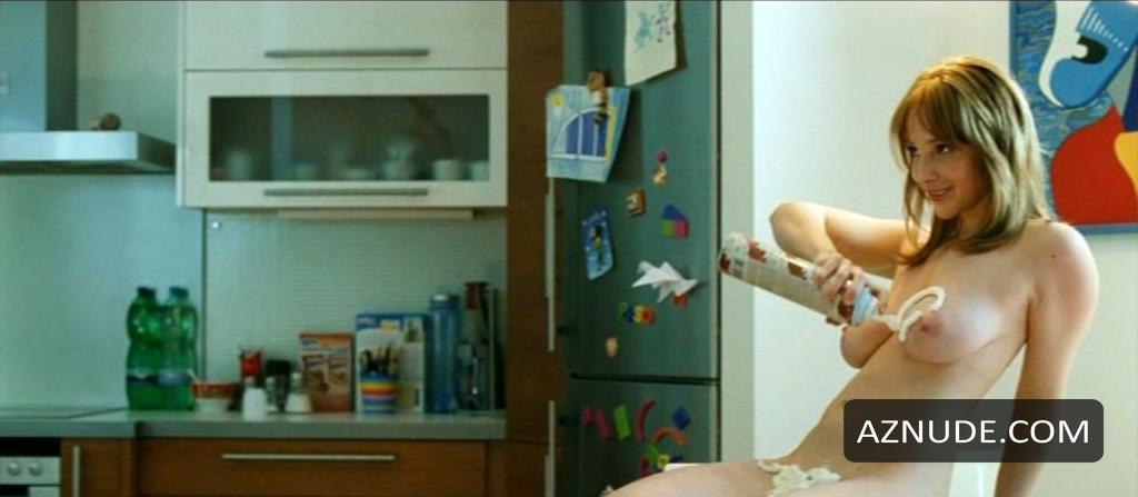 Vica Kerekes in Shameless, photo 17