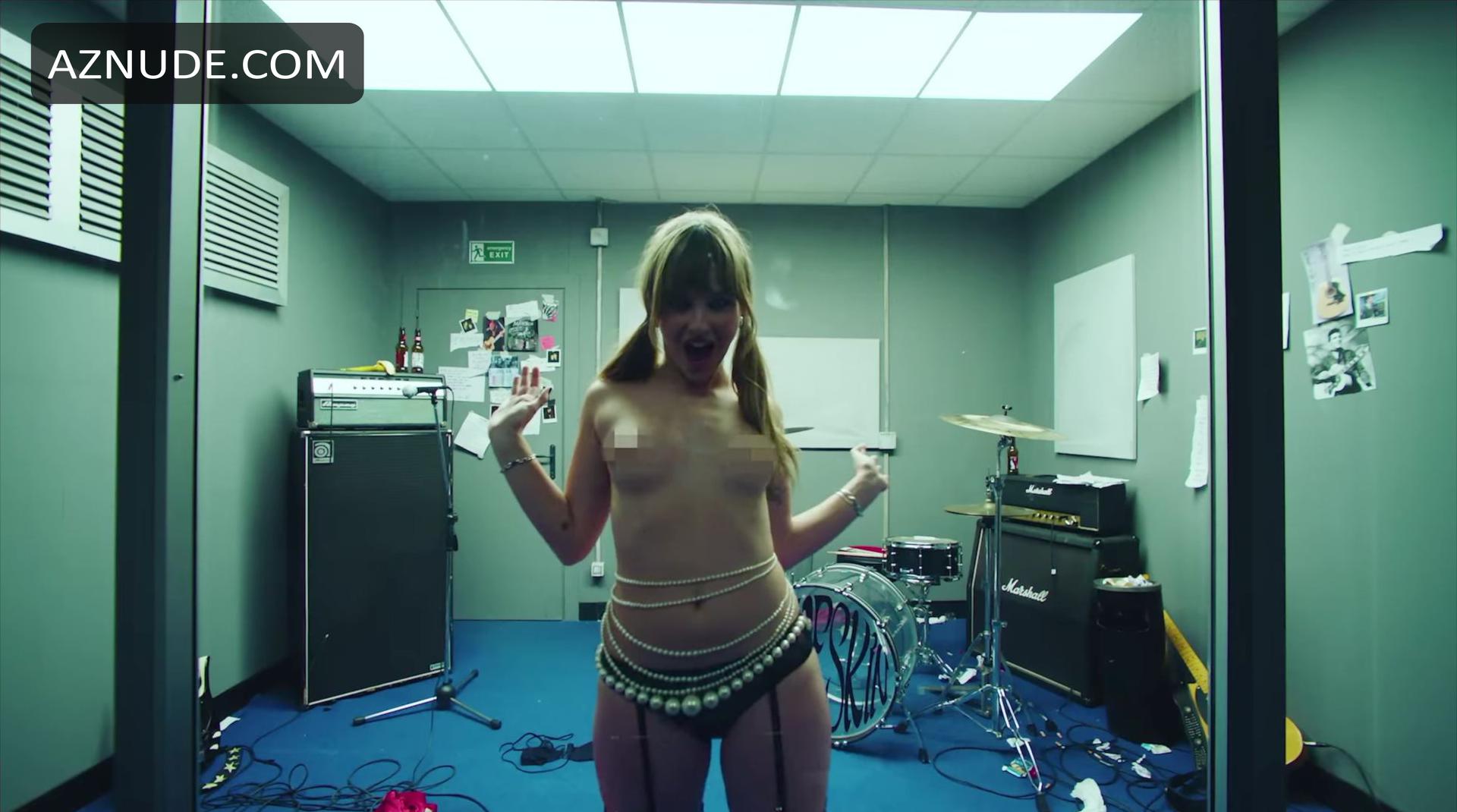 Victoria De Angelis in Maneskin, photo 2
