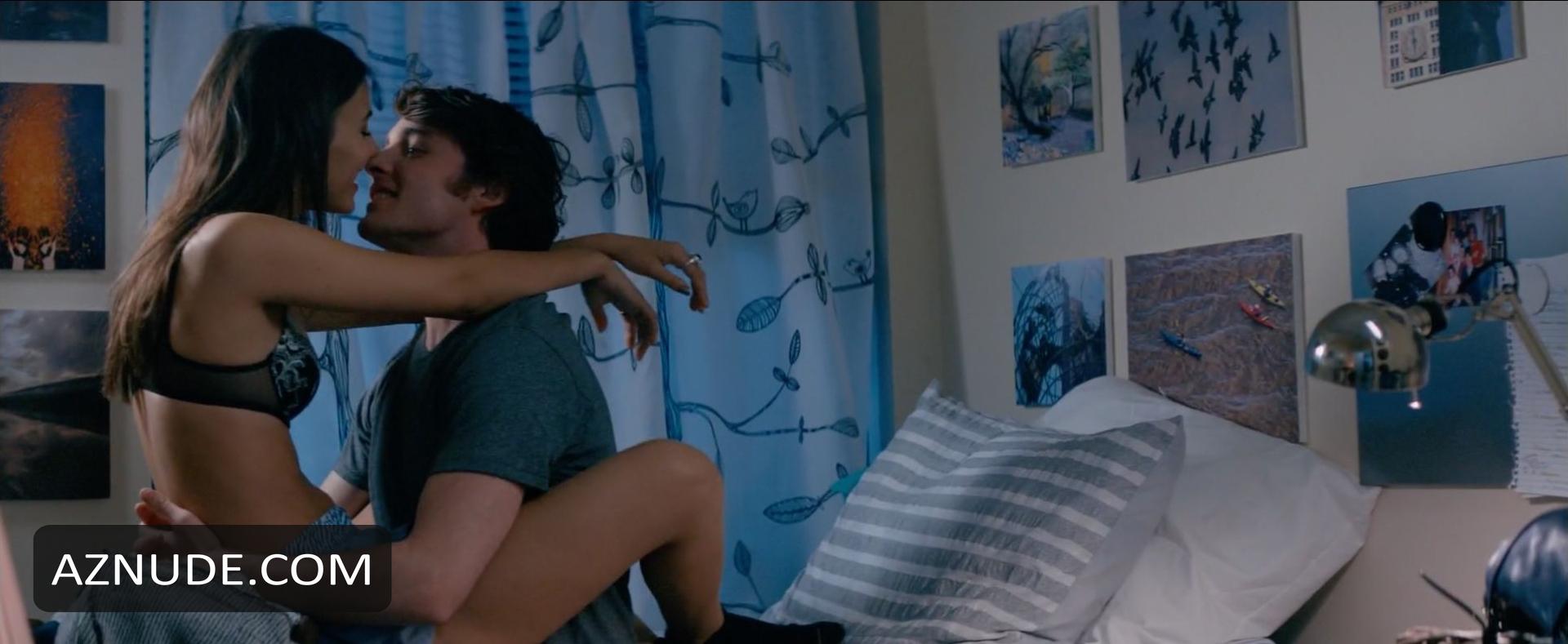 Victoria Justice in Naomi And Ely's No Kiss List, photo 5