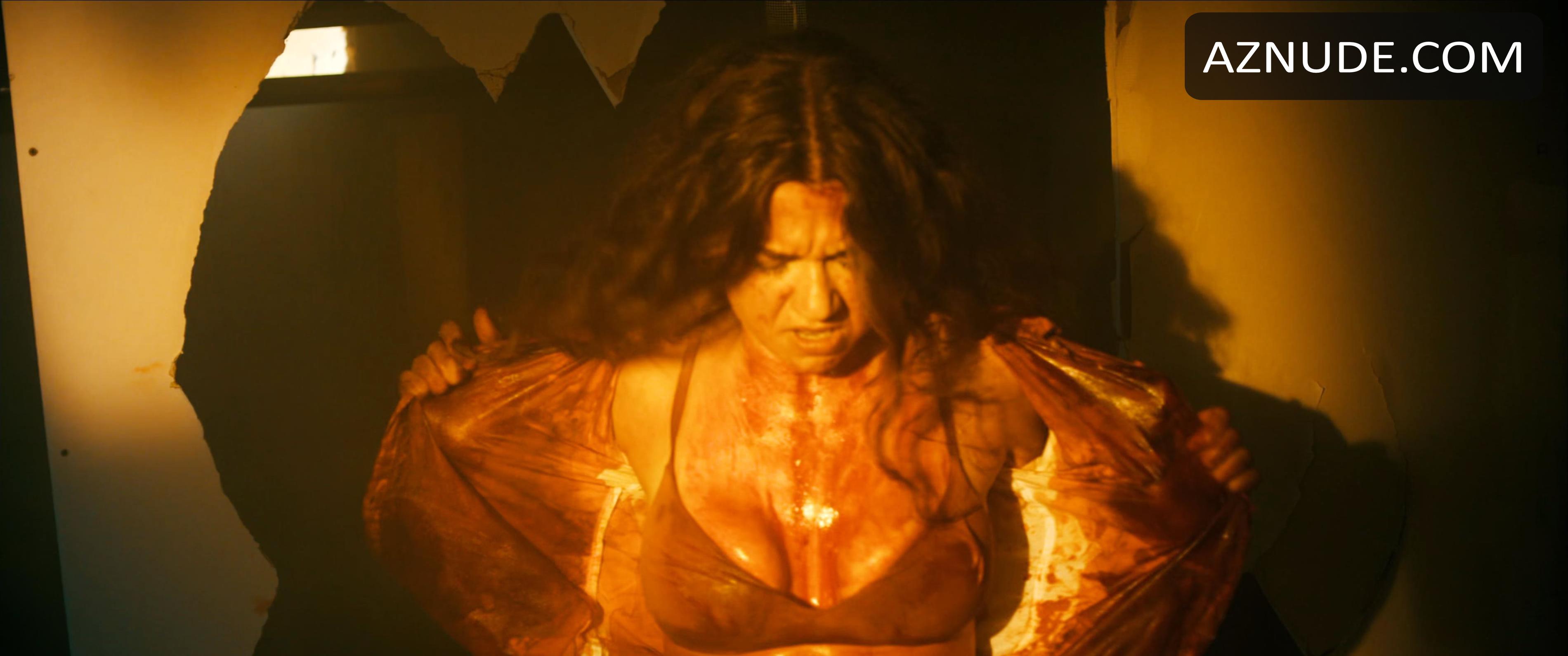 Victoria Konefal in Fog City, photo 4