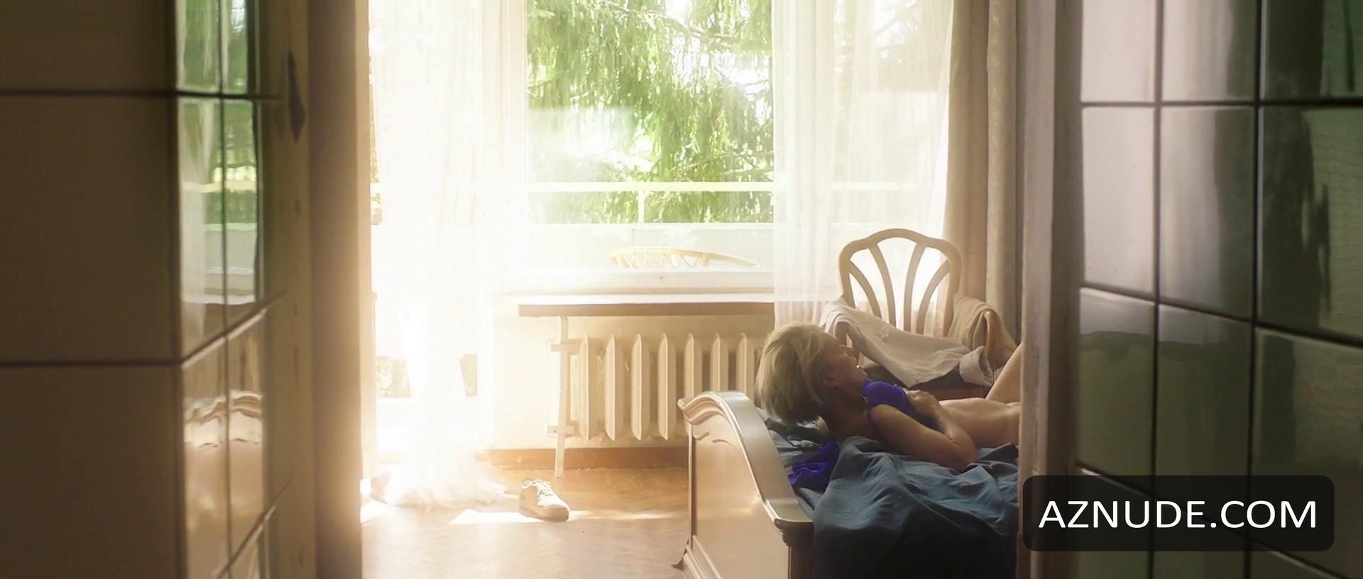 Viktoriya Tolstoganova in Above The Sky, photo 5