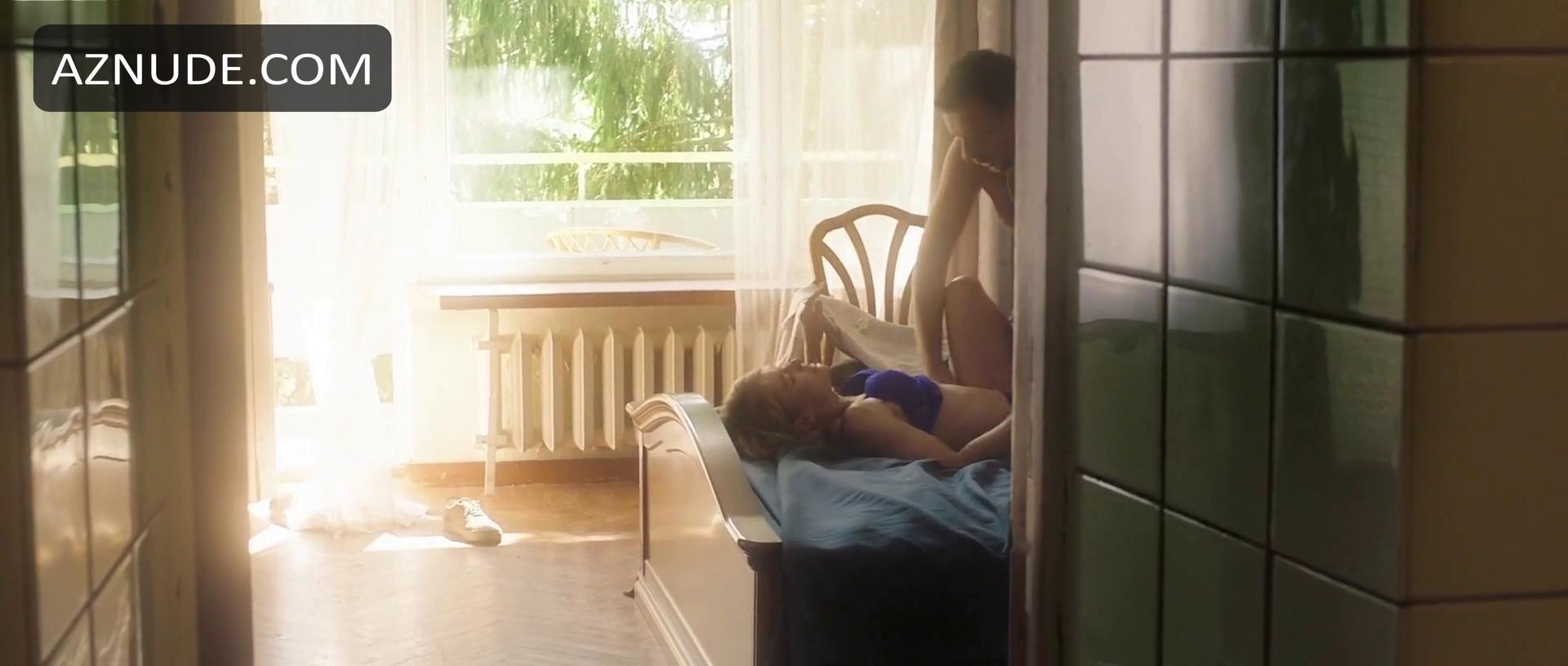 Viktoriya Tolstoganova in Above The Sky, photo 9