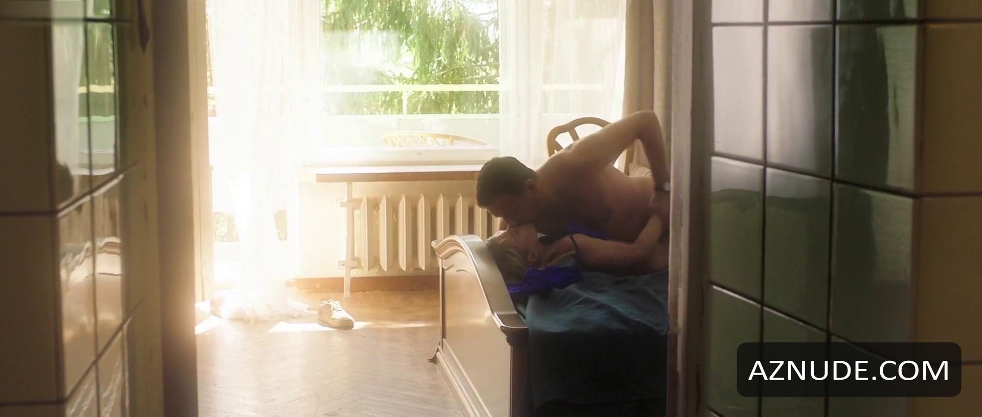 Viktoriya Tolstoganova in Above The Sky, photo 11