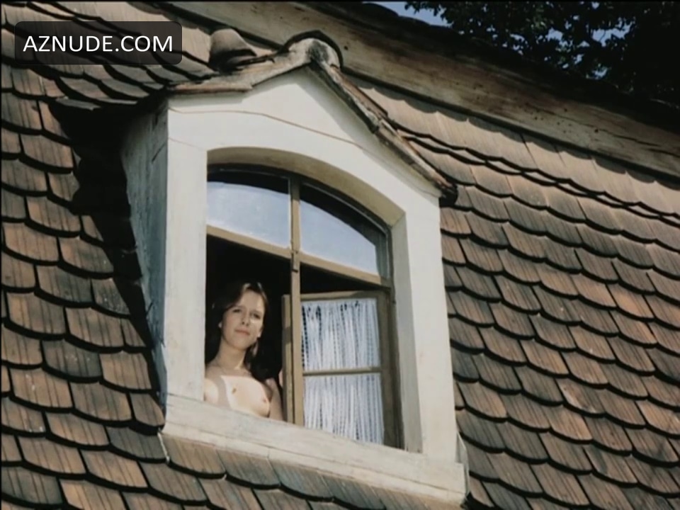 Viola Schweizer in Es Sollte Ewig Sonntag Sein, photo 1