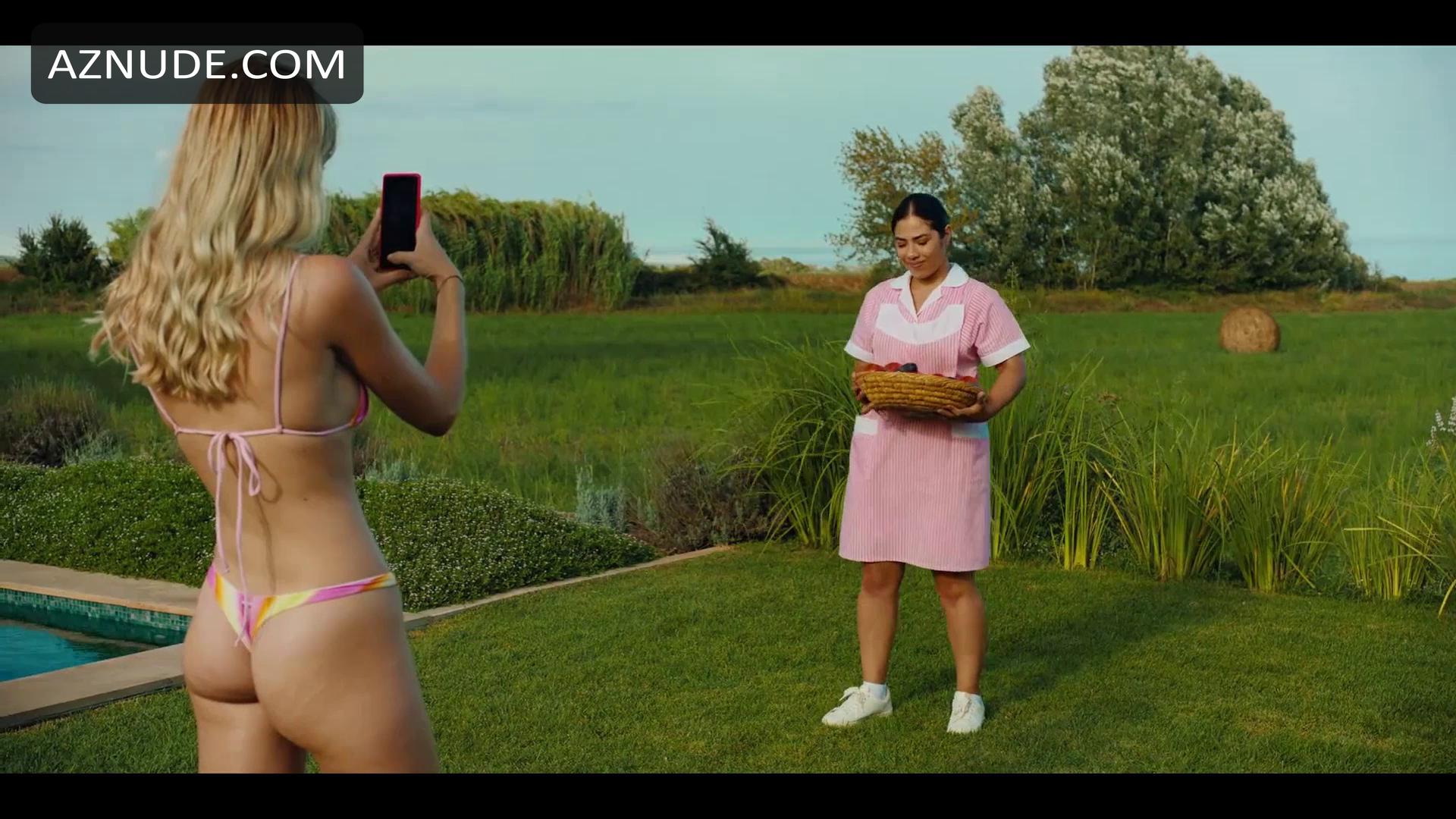 Violeta Rodriguez in The Quiet Maid, photo 3