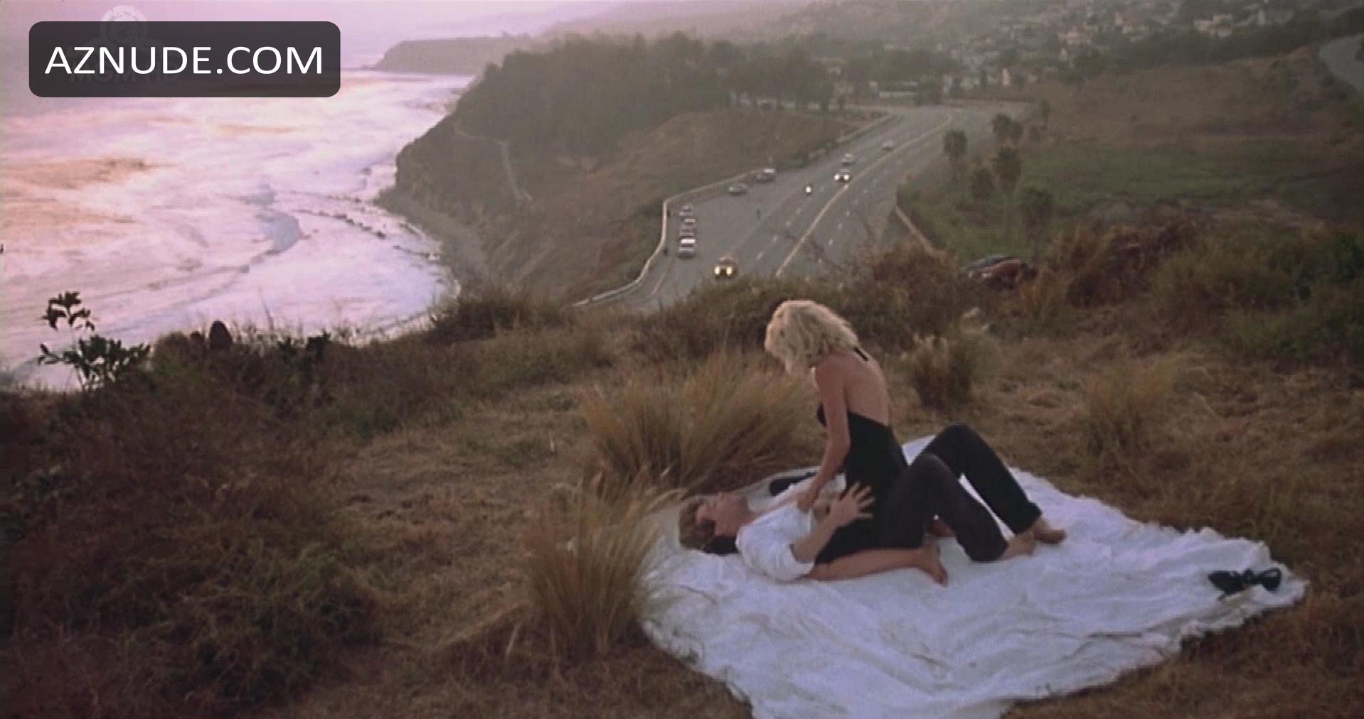 Virginia Madsen in Slam Dance, photo 3