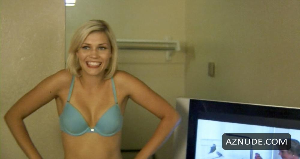 Whitney Moore in Birdemic: Shock And Terror, photo 1