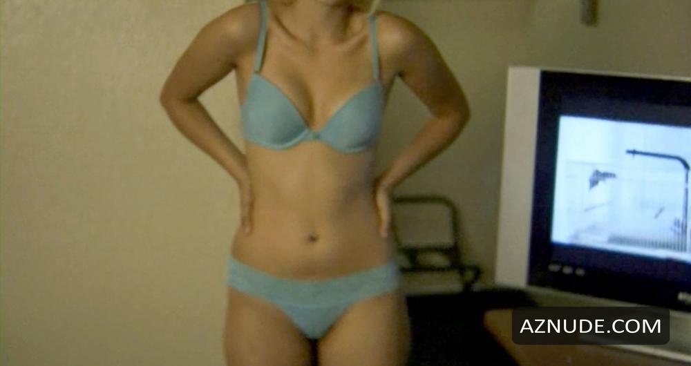 Whitney Moore in Birdemic: Shock And Terror, photo 3
