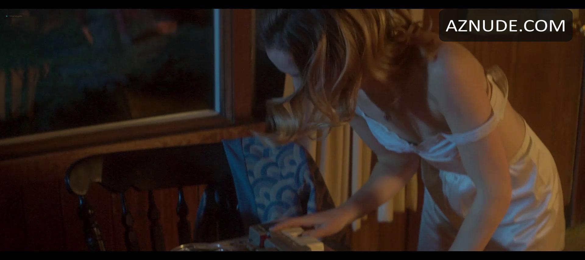 Willa Fitzgerald in 181 2, photo 6