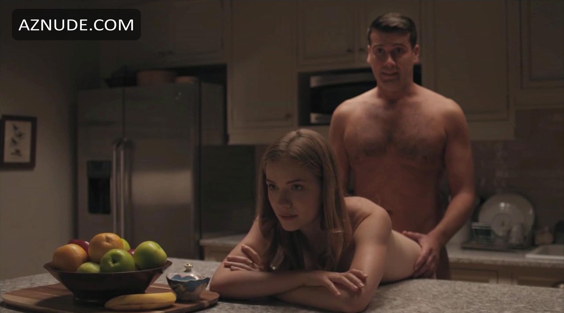 Willa Fitzgerald in Alpha House, photo 2