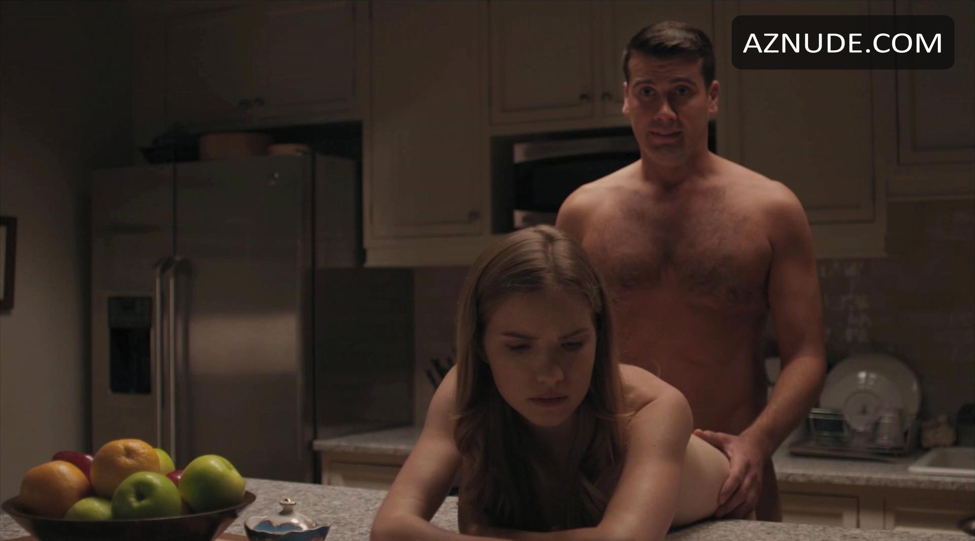 Willa Fitzgerald in Alpha House, photo 3