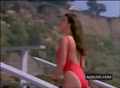 Yasmine Bleeth in Baywatch, photo 10