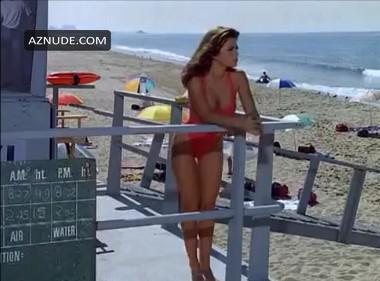 Yasmine Bleeth in Baywatch, photo 15