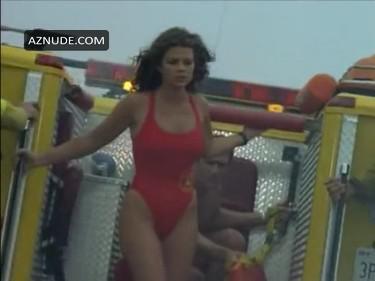 Yasmine Bleeth in Baywatch, photo 22