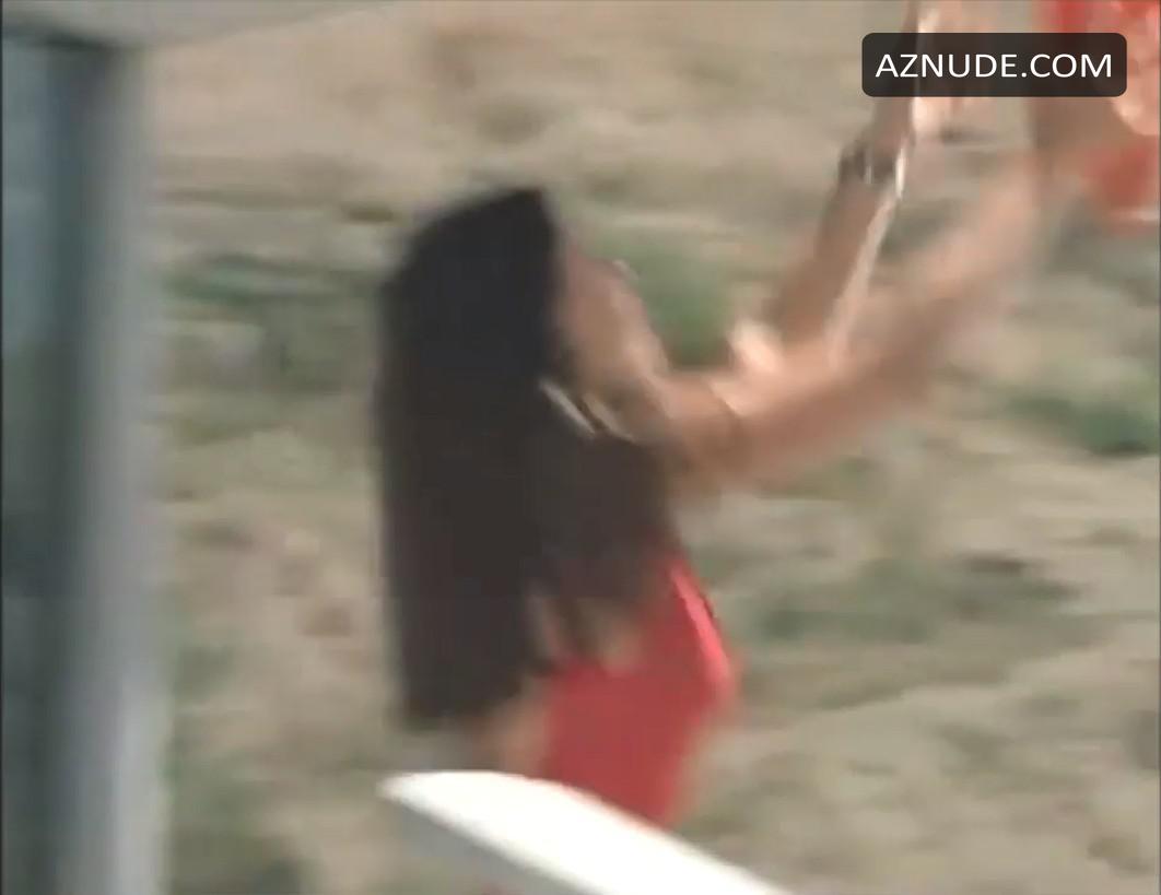 Yasmine Bleeth in Baywatch, photo 36