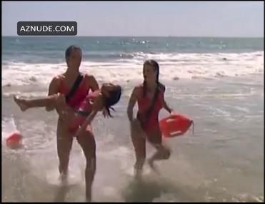 Yasmine Bleeth in Baywatch, photo 42