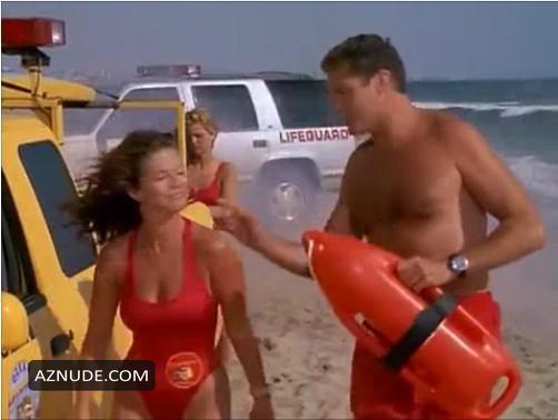Yasmine Bleeth in Baywatch, photo 44