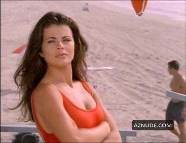 Yasmine Bleeth in Baywatch, photo 46