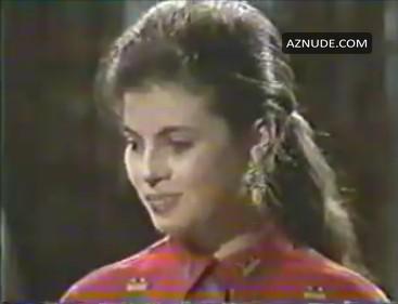 Yasmine Bleeth in Baywatch, photo 52