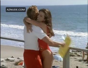 Yasmine Bleeth in Baywatch, photo 54