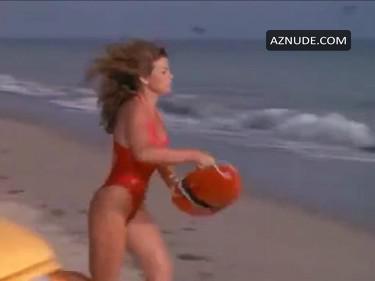 Yasmine Bleeth in Baywatch, photo 55