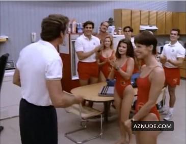 Yasmine Bleeth in Baywatch, photo 83
