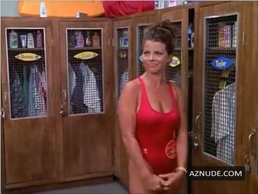 Yasmine Bleeth in Baywatch, photo 91