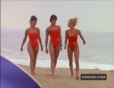 Yasmine Bleeth in Baywatch, photo 96