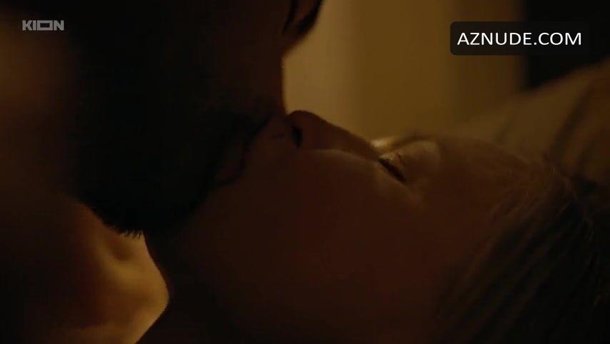 Yuliya Peresild in Nina!, photo 12