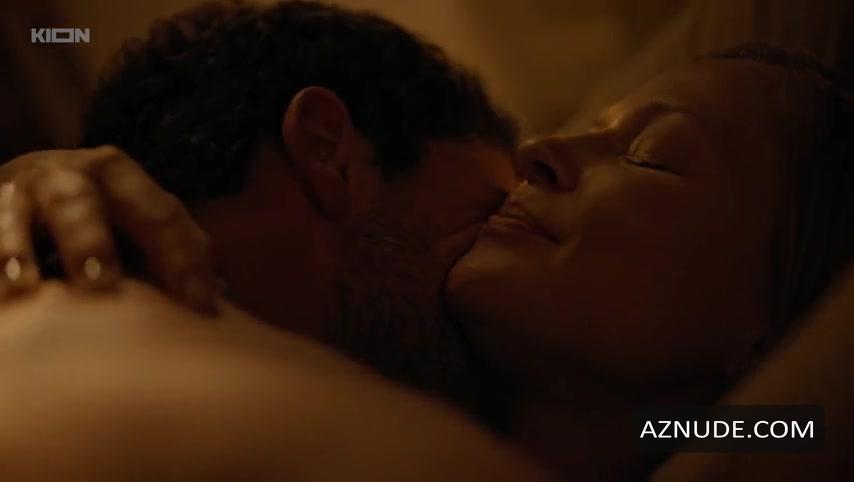 Yuliya Peresild in Nina!, photo 24