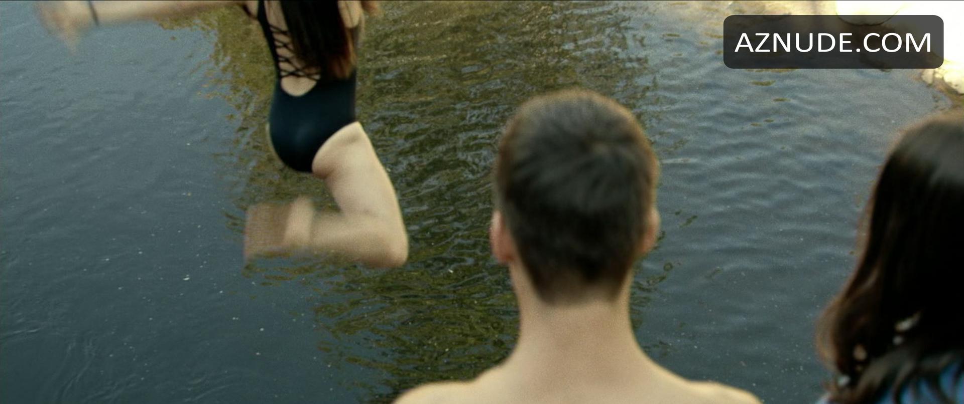 Yvette Monreal in Monsoon, photo 1
