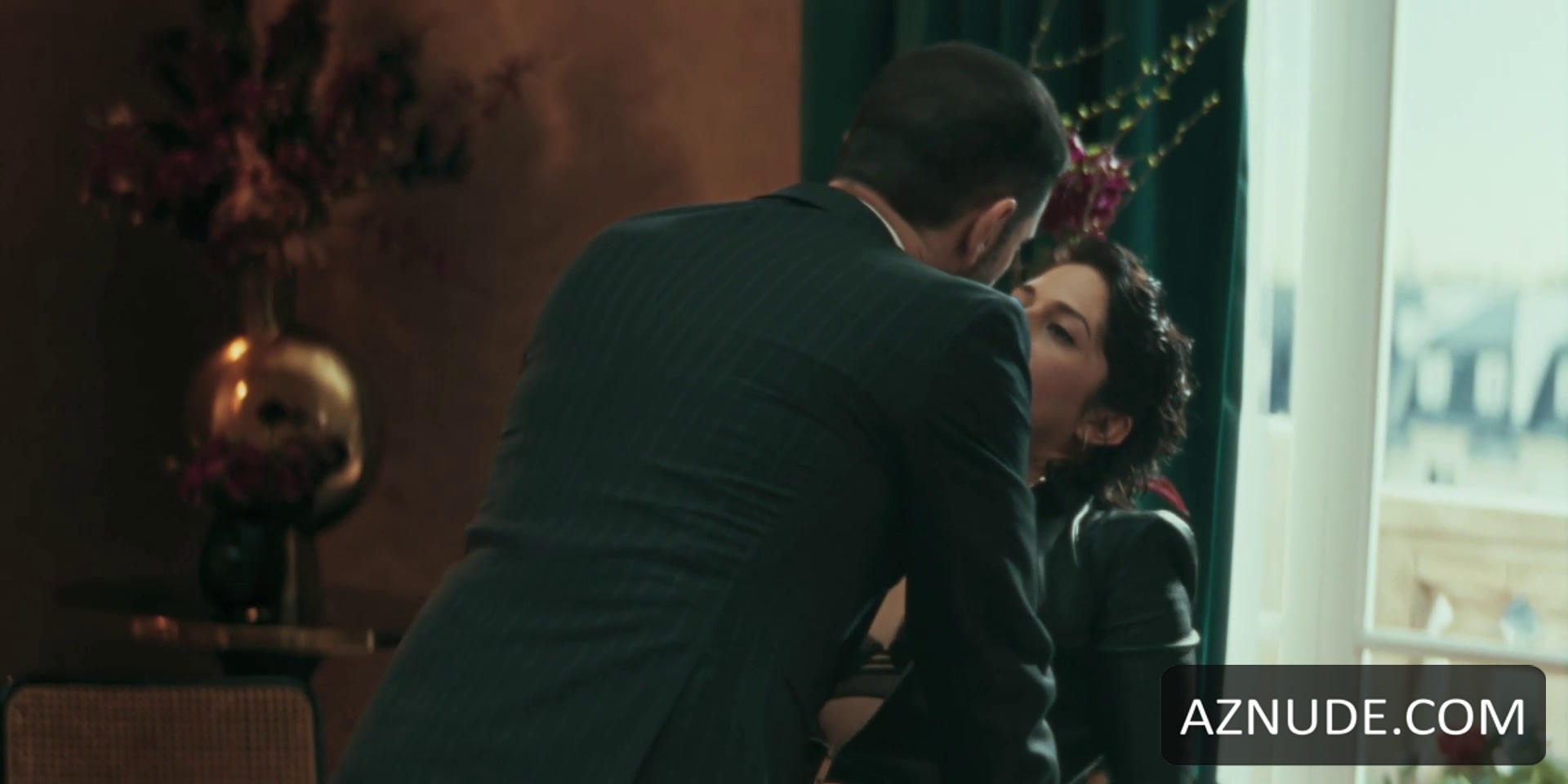 Zar Amir Ebrahimi in Privileges, photo 6