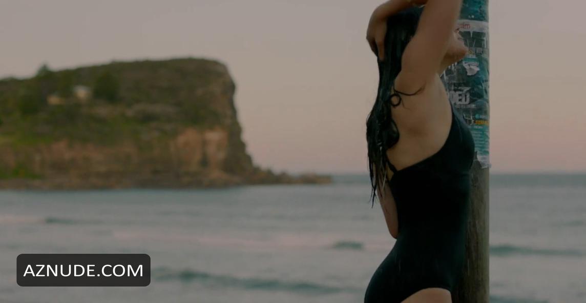 Zara Zoe in Skin Deep, photo 2