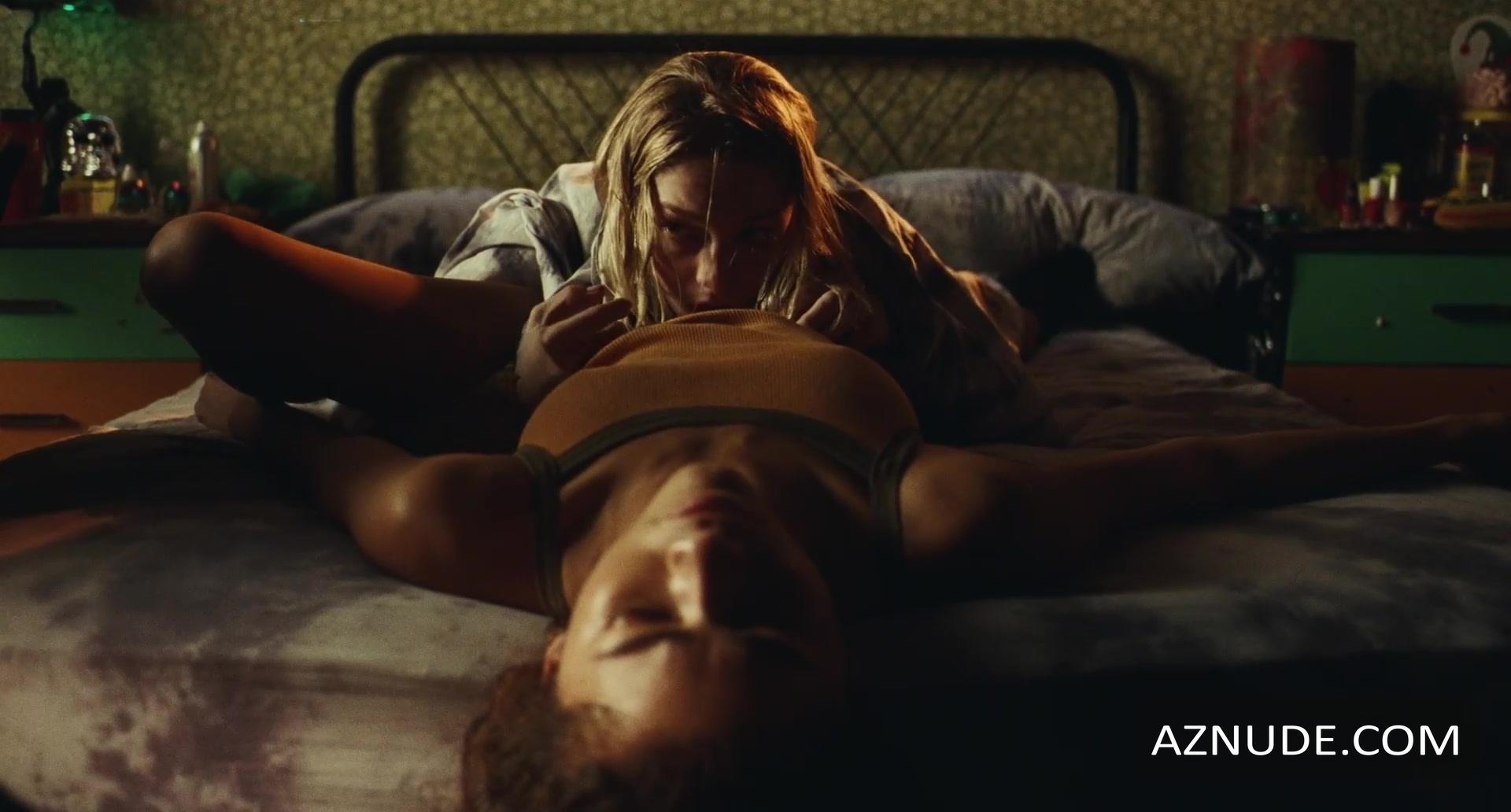 Zendaya in Euphoria, photo 13