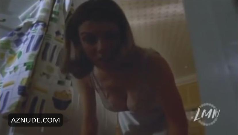 Zoe Mclellan in Stranger In My House, photo 3