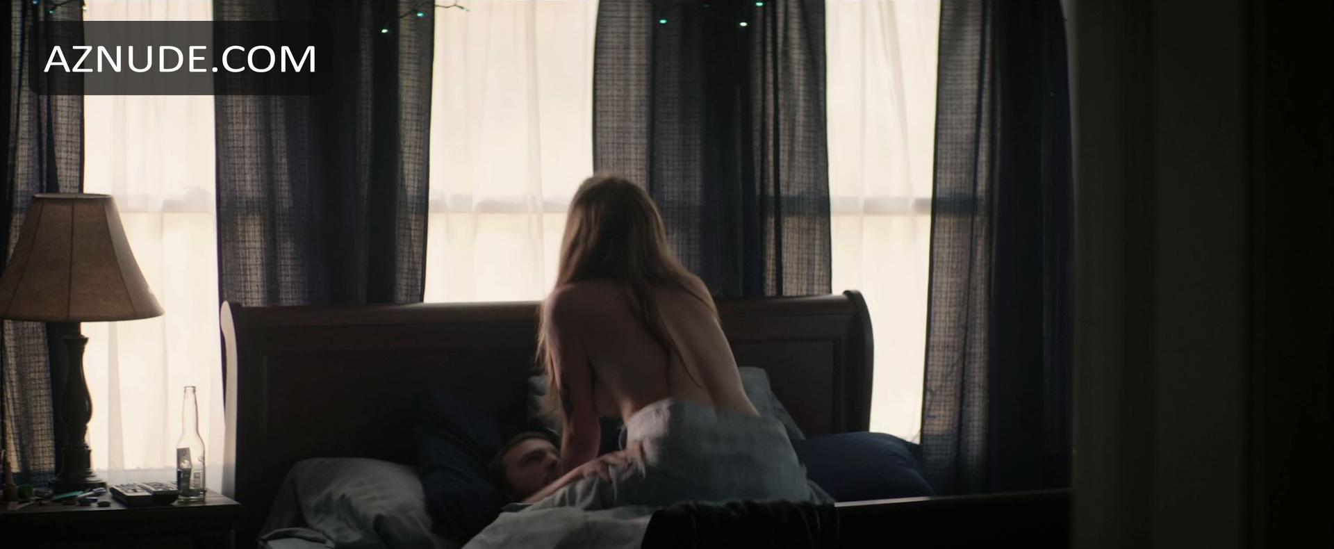 Zoey Deutch in Vincent N Roxxy, photo 2