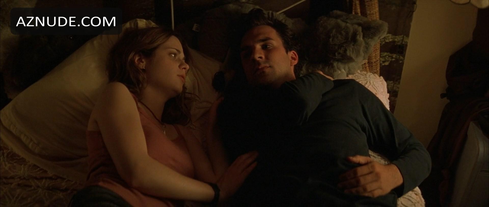 Zooey Deschanel in All The Real Girls, photo 12