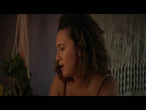Rose Matafeo in Starstruck