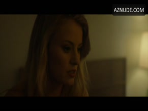 Sarah Minnich in Shot Caller