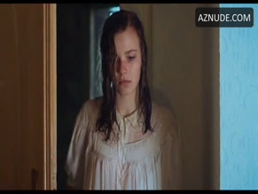 Saskia Rosendahl in Lore