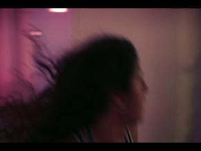 Anna Bederke in Para - We Are King
