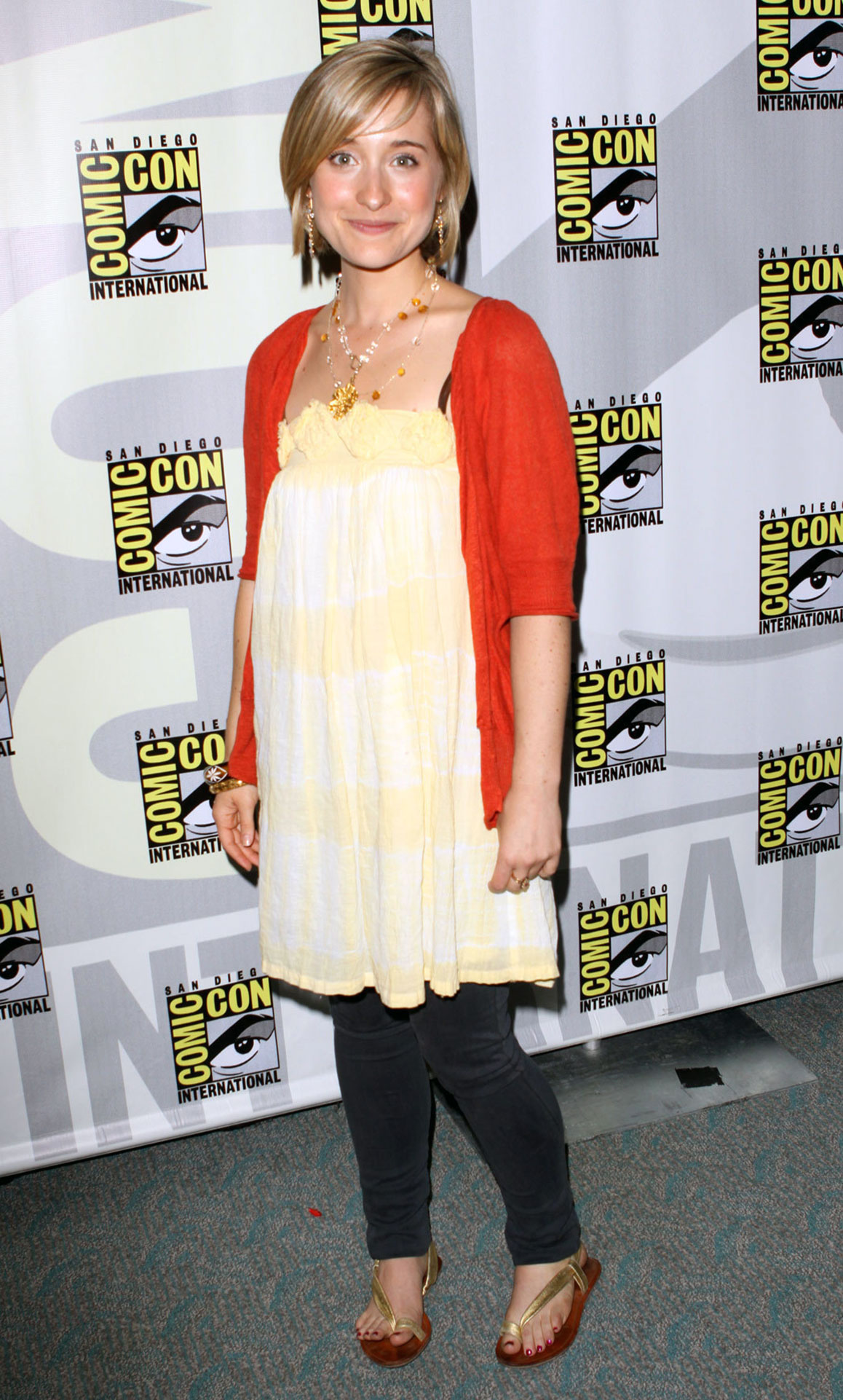 Allison Mack, photo 10