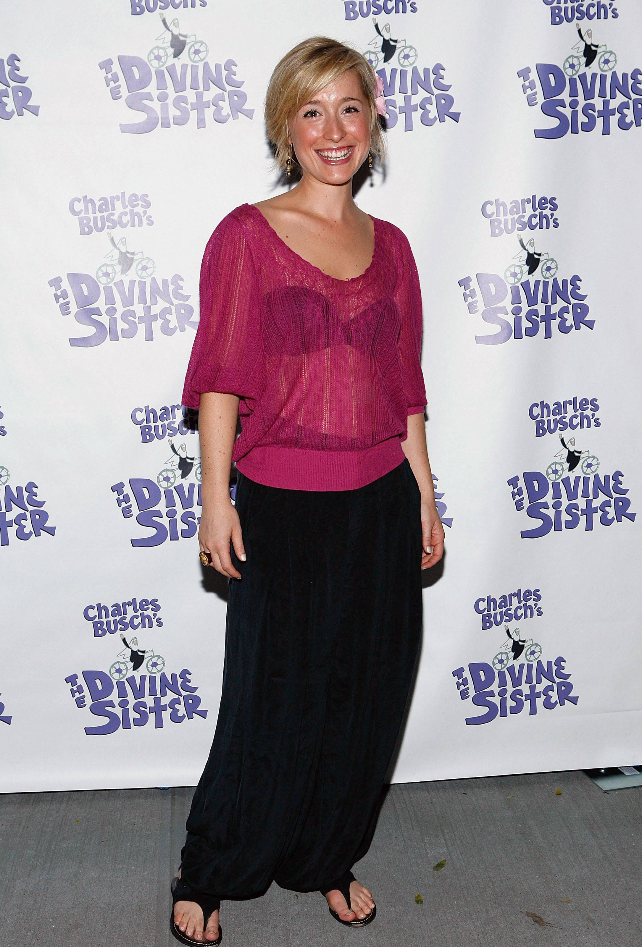 Allison Mack, photo 28