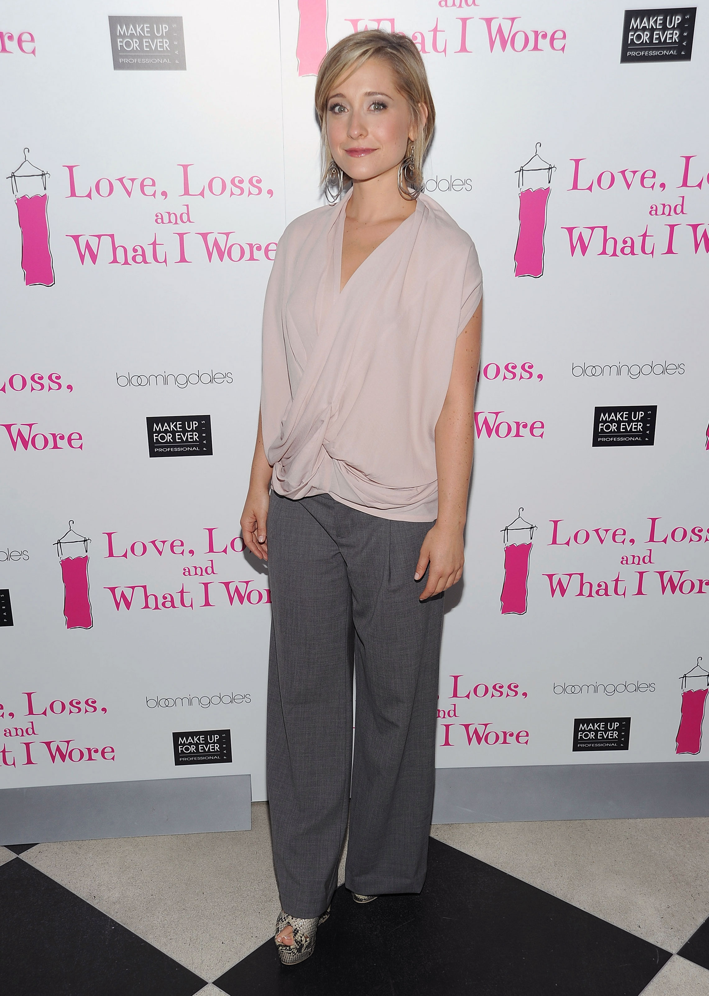 Allison Mack, photo 59
