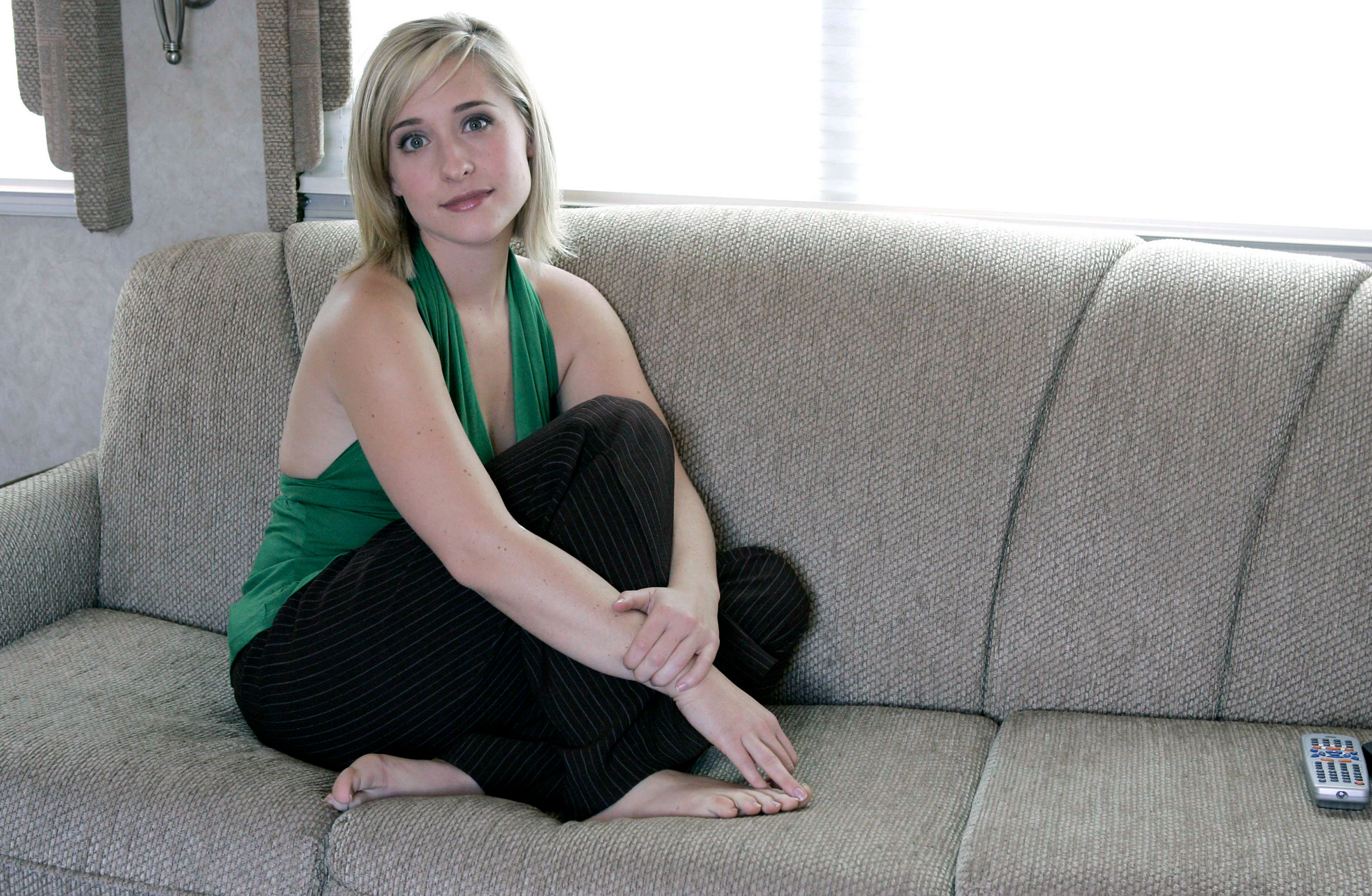Allison Mack, photo 64