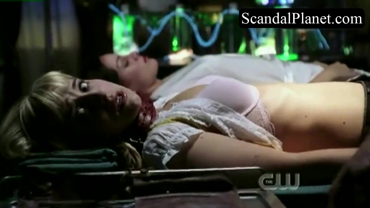 Allison Mack, photo 88