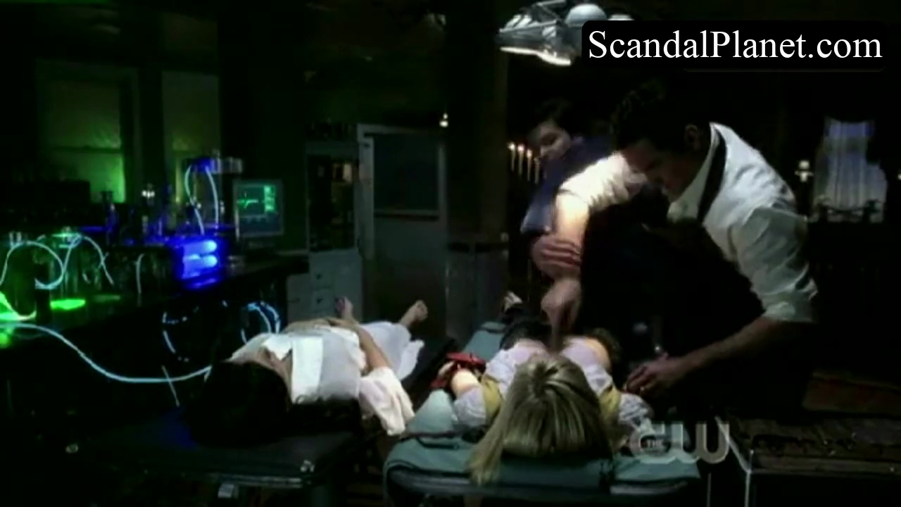 Allison Mack, photo 96